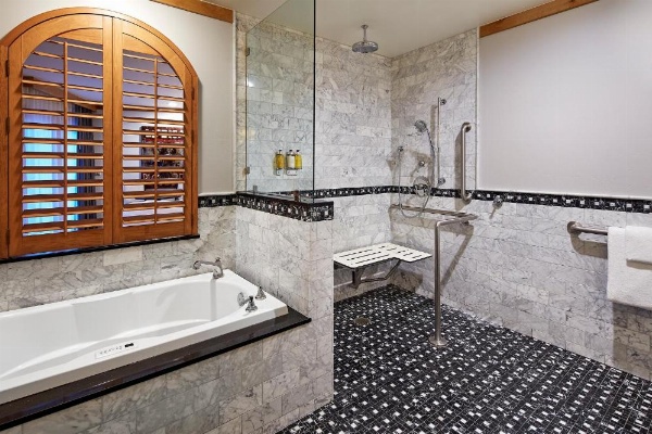 The Landing Resort and Spa image 9